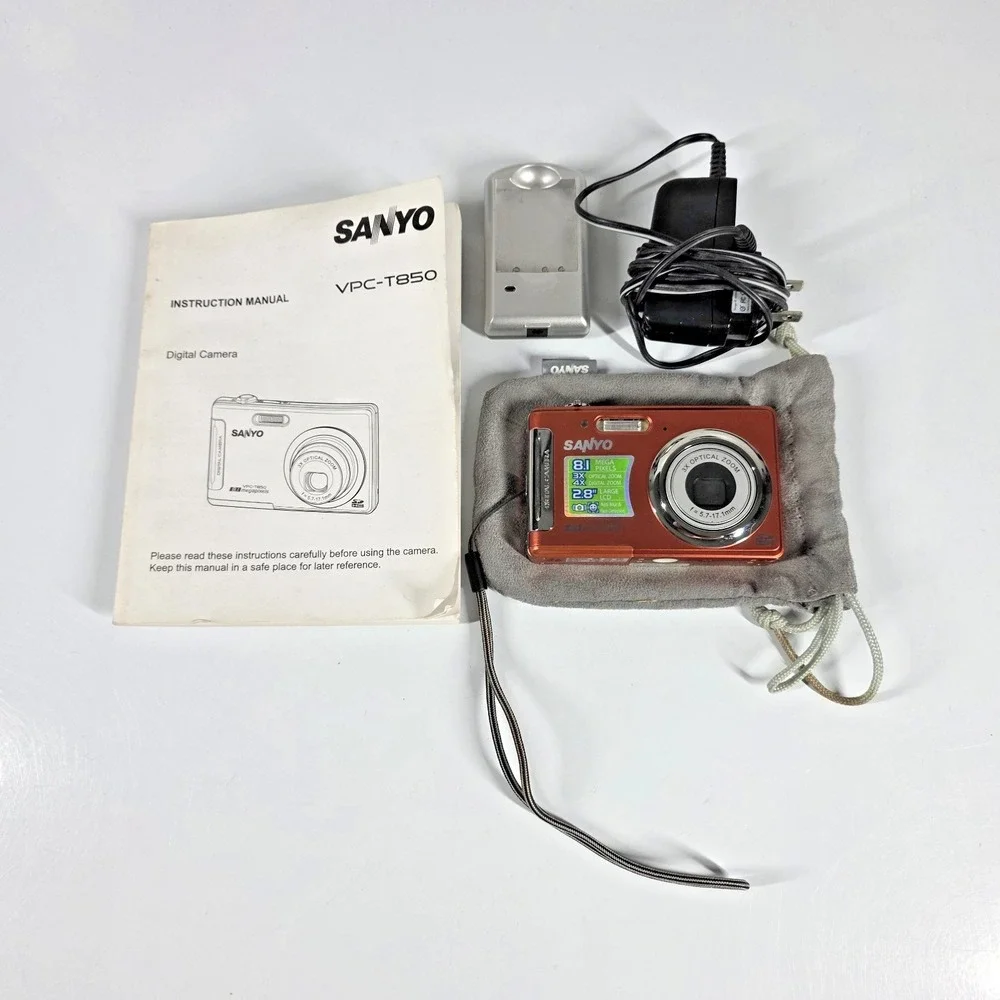 Sanyo VPC-T850 CP Digital Camera Orange w/Pouch, Battery, 2GB SD Card, Charger